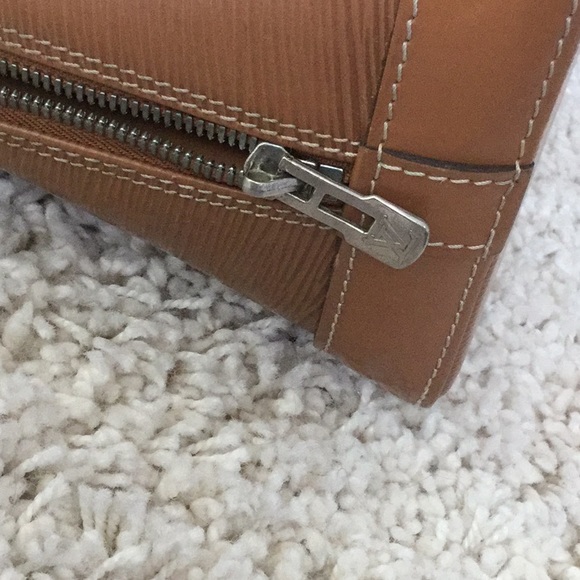 Louis Vuitton epi alma cannelle silver hardware - Picture 6 of 16